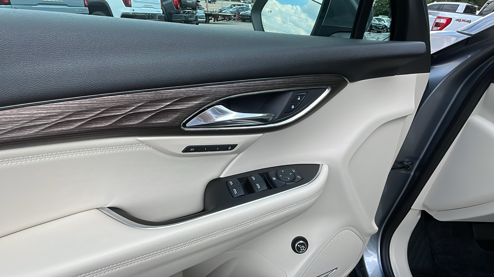 2022 Buick Envision Avenir 12