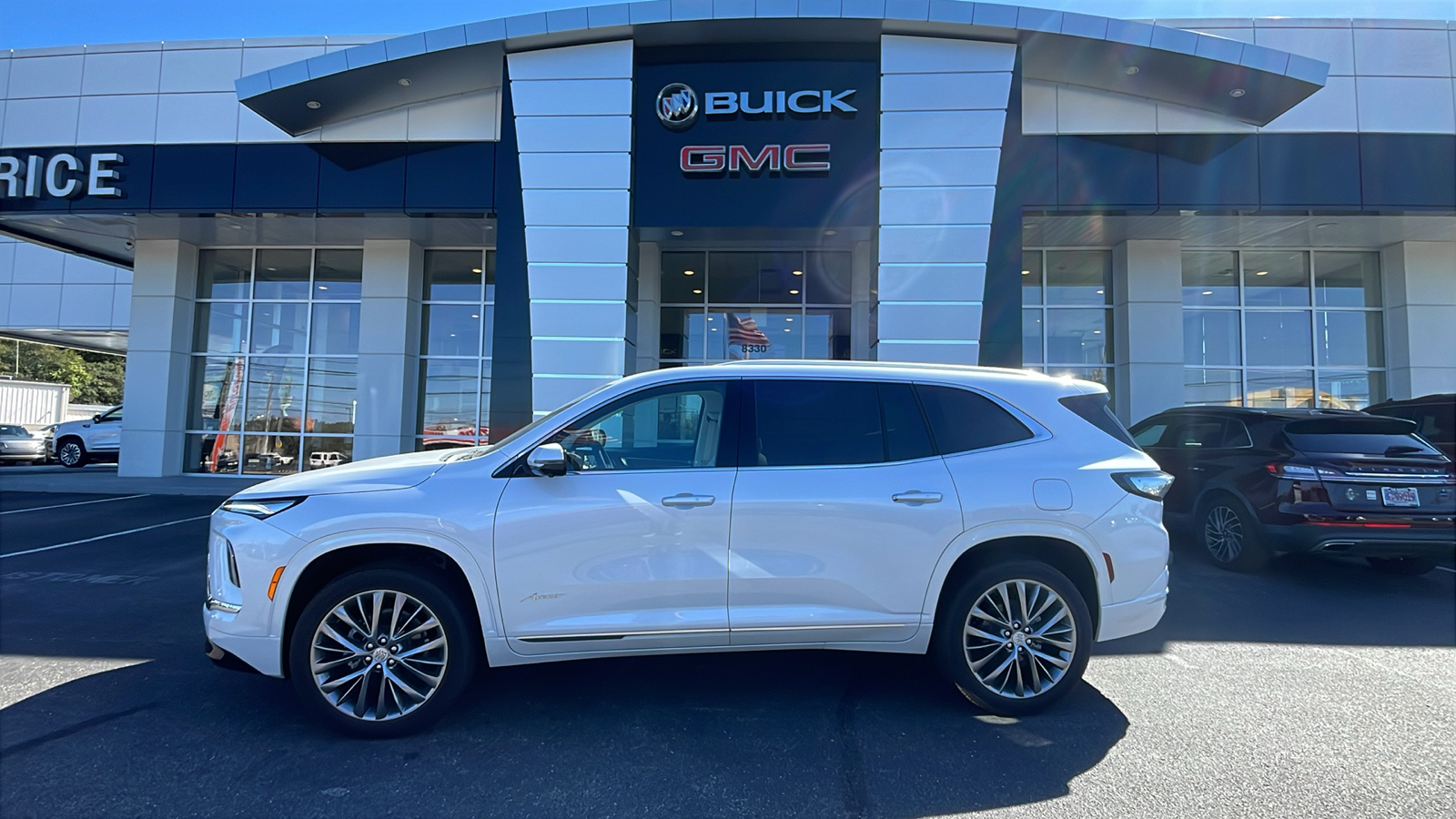 2025 Buick Enclave Avenir 1