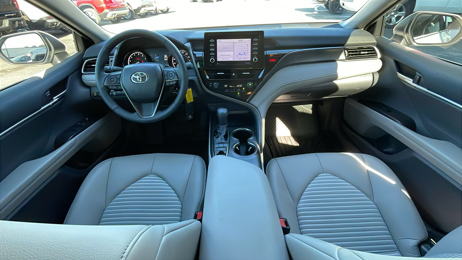 2024 Toyota Camry SE 26