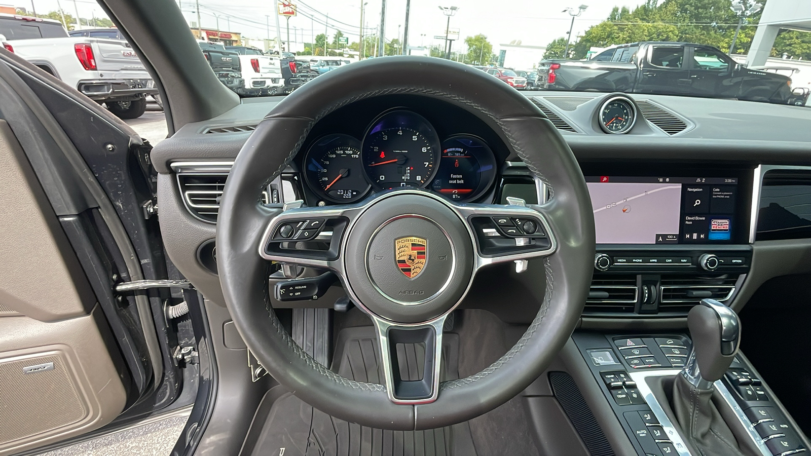 2019 Porsche Macan Base 17