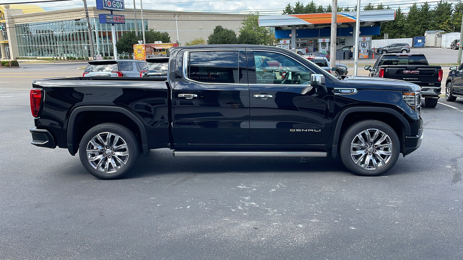 2023 GMC Sierra 1500 Denali 8