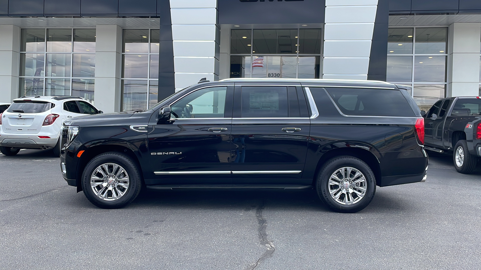 2023 GMC Yukon XL Denali 2