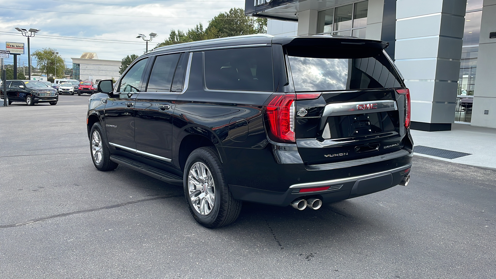 2023 GMC Yukon XL Denali 3