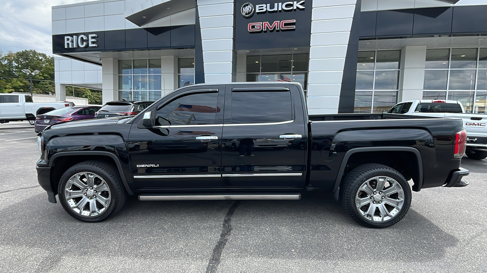 2017 GMC Sierra 1500 Denali 2