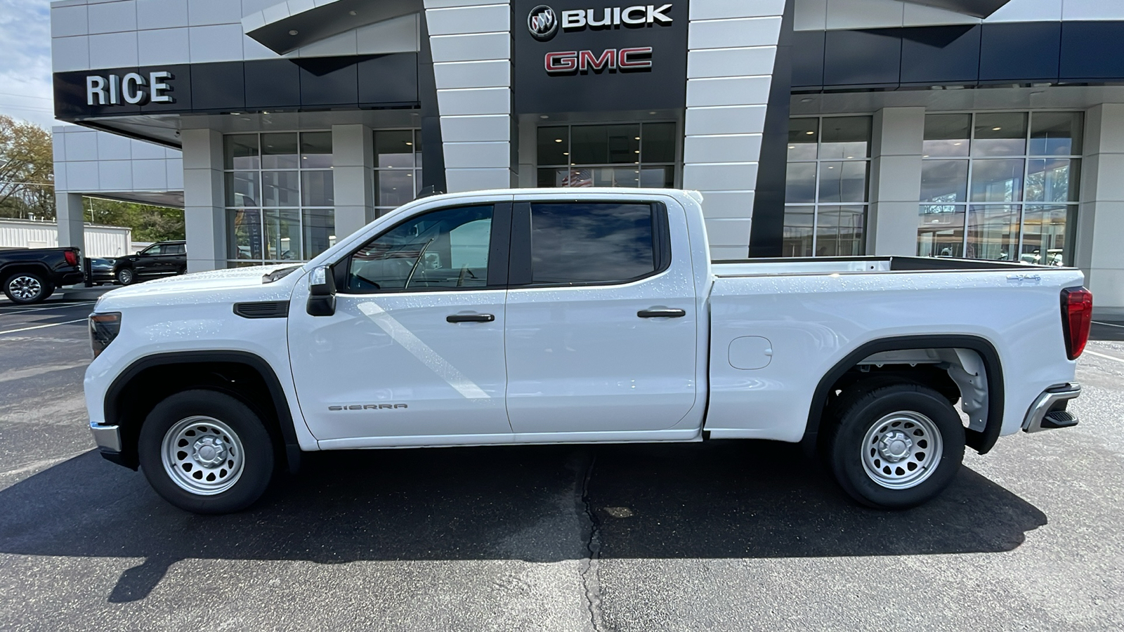 2024 GMC Sierra 1500 Pro 2