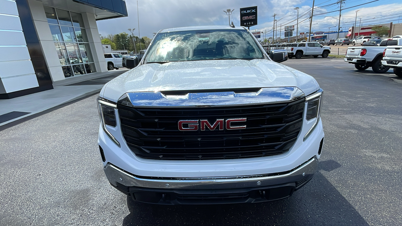 2024 GMC Sierra 1500 Pro 9