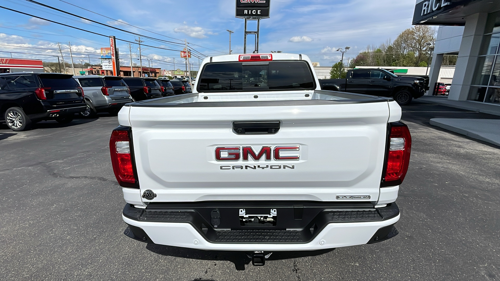 2024 GMC Canyon Elevation 4