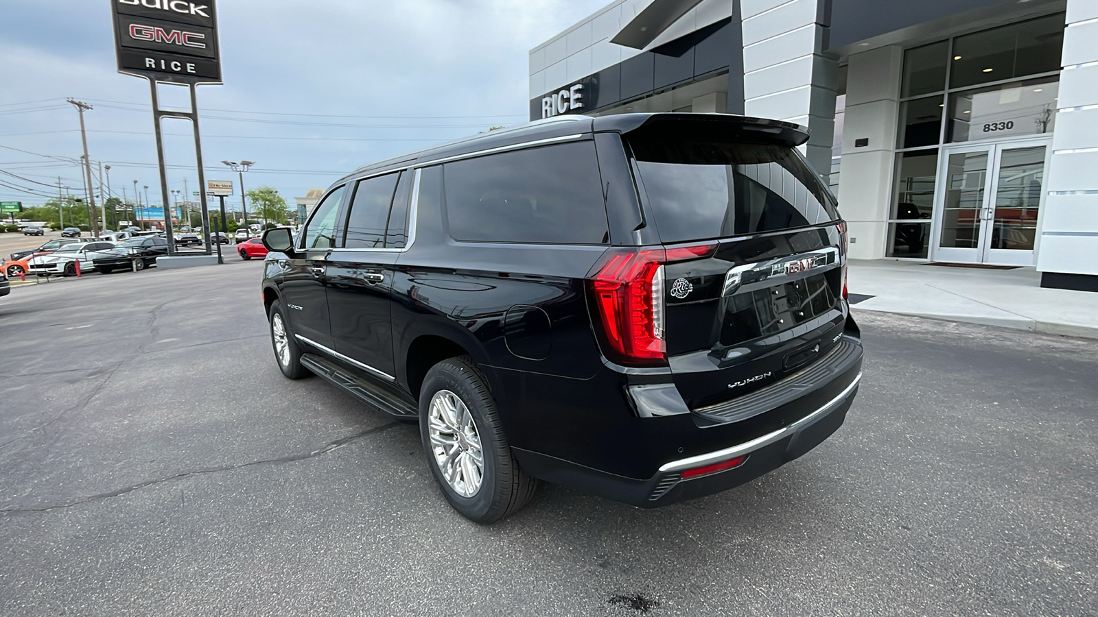 2024 GMC Yukon XL SLT 3