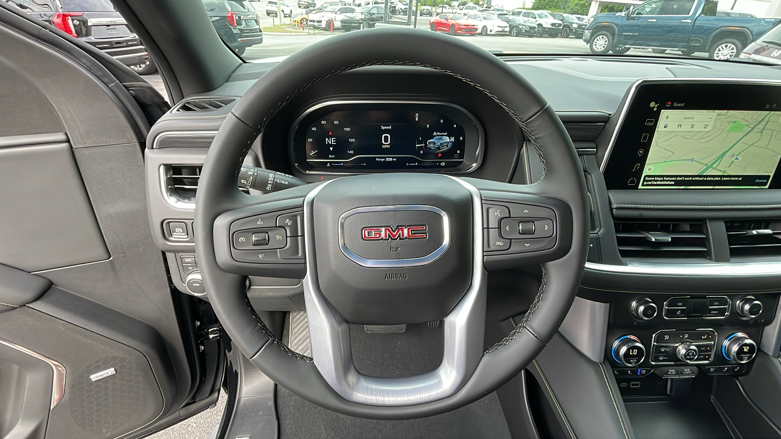 2024 GMC Yukon XL SLT 17