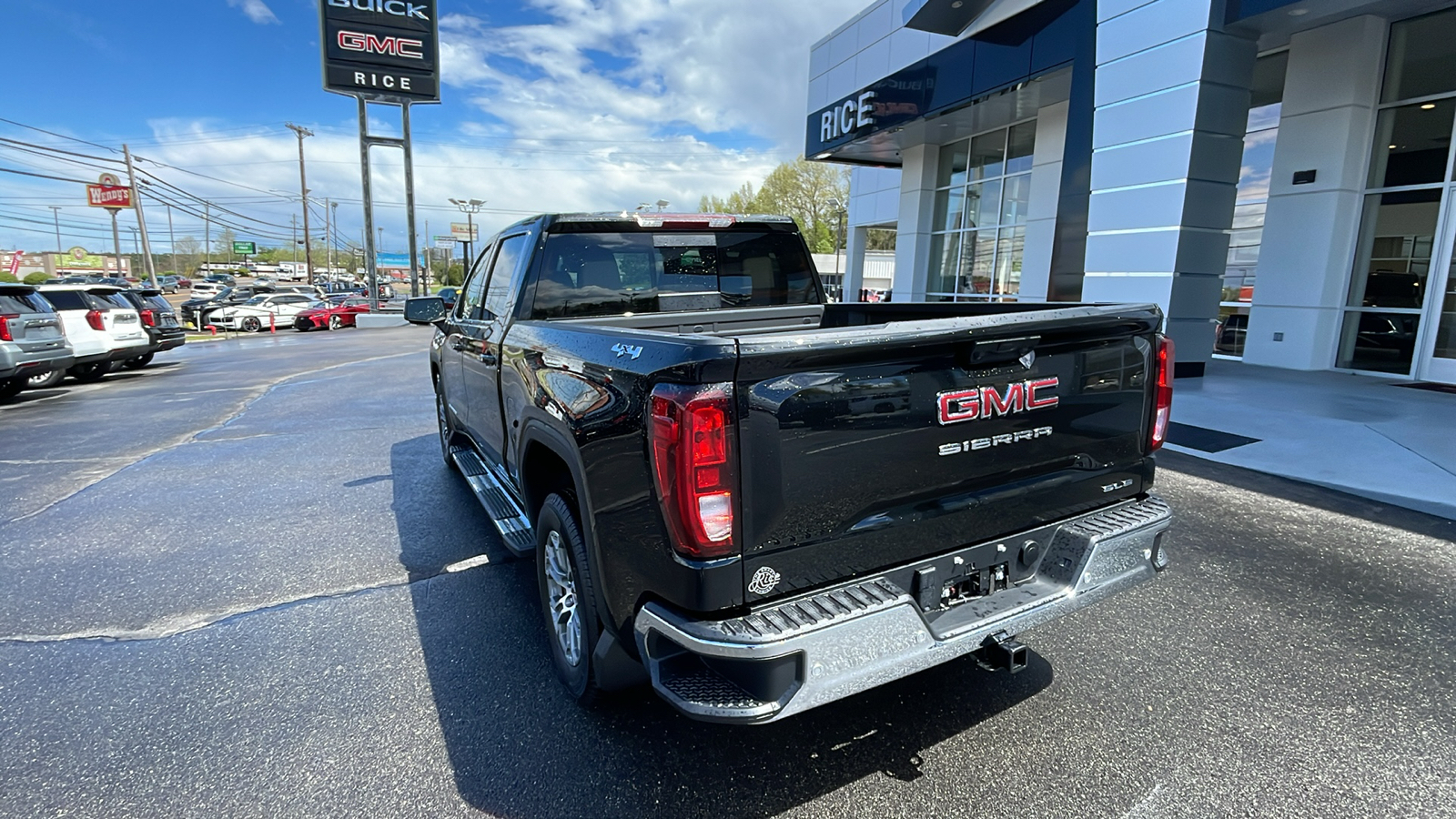 2024 GMC Sierra 1500 SLE 3