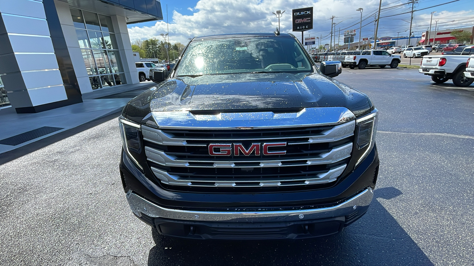 2024 GMC Sierra 1500 SLE 9