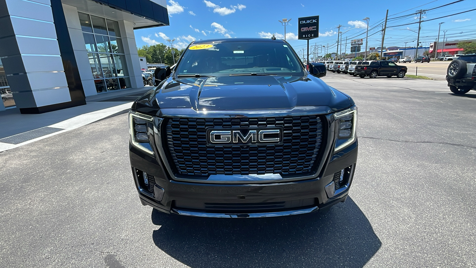 2023 GMC Yukon Denali Ultimate 9