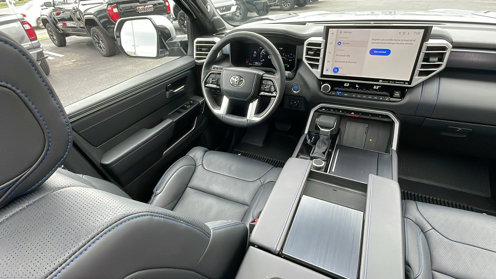 2024 Toyota Tundra Hybrid Platinum 28