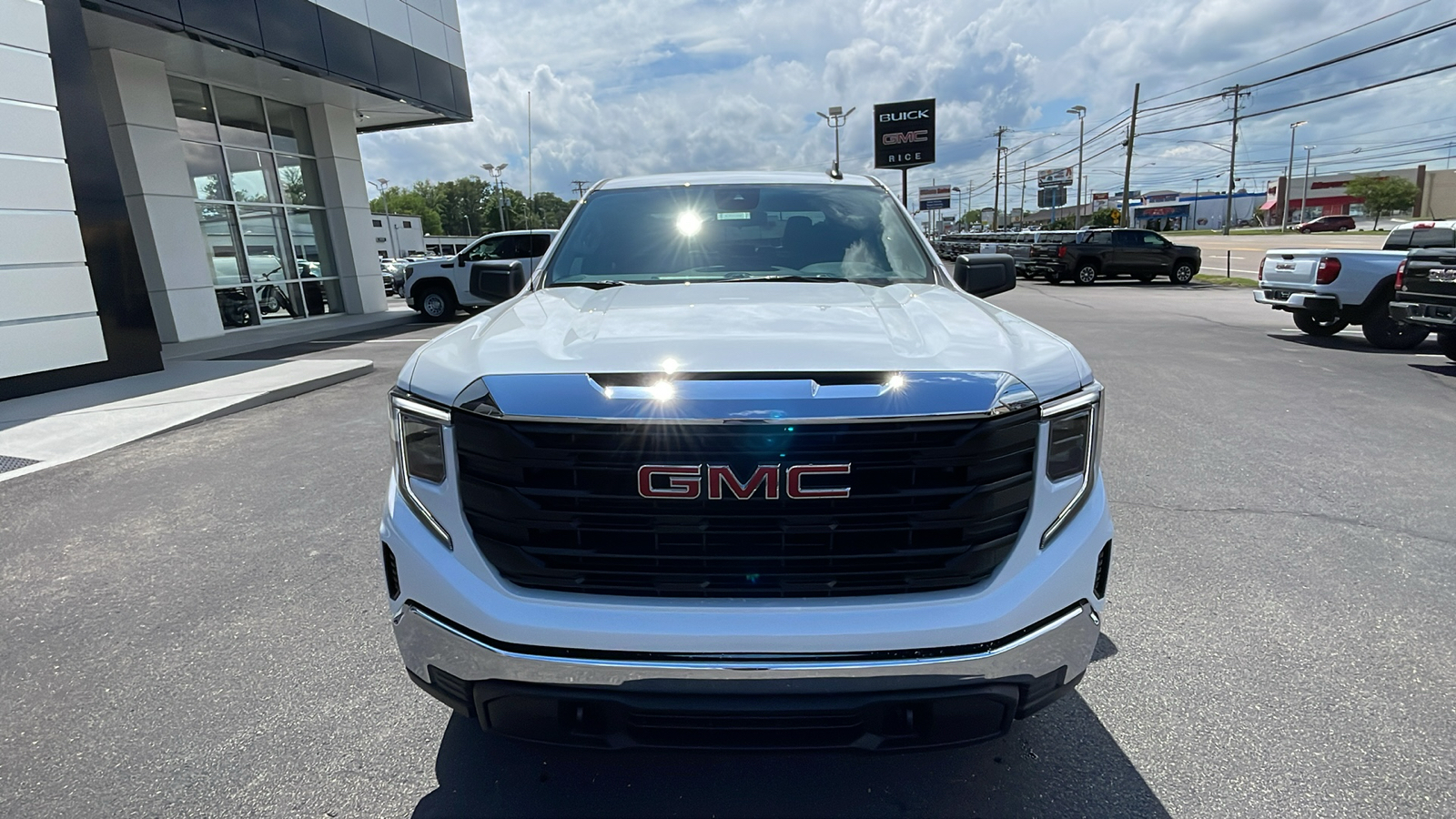 2024 GMC Sierra 1500 Pro 9