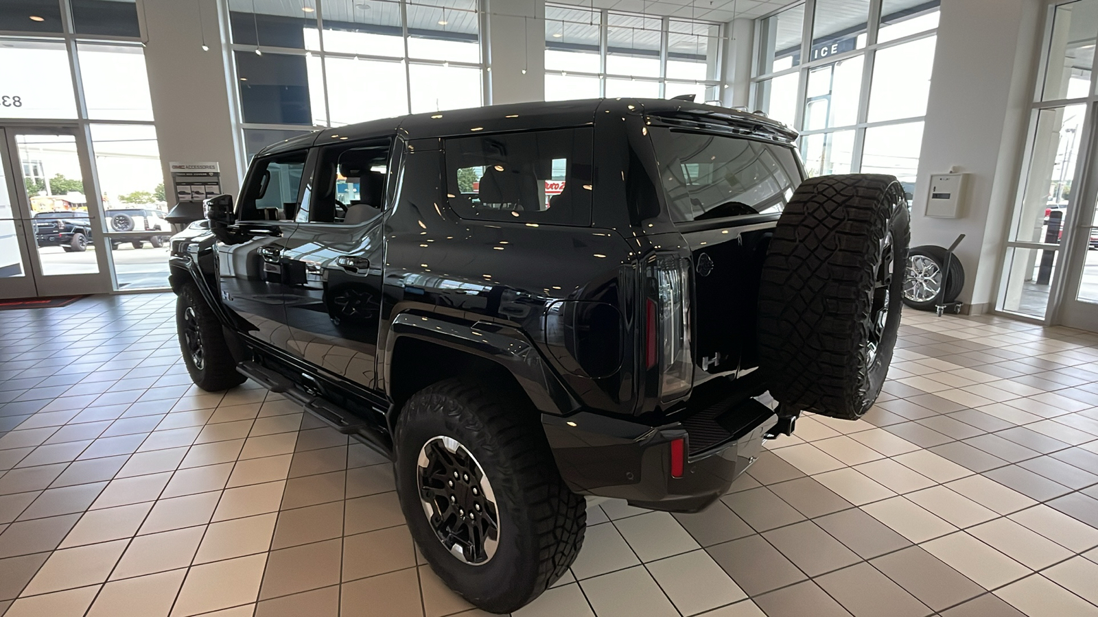 2024 GMC Hummer EV SUV 2X 4