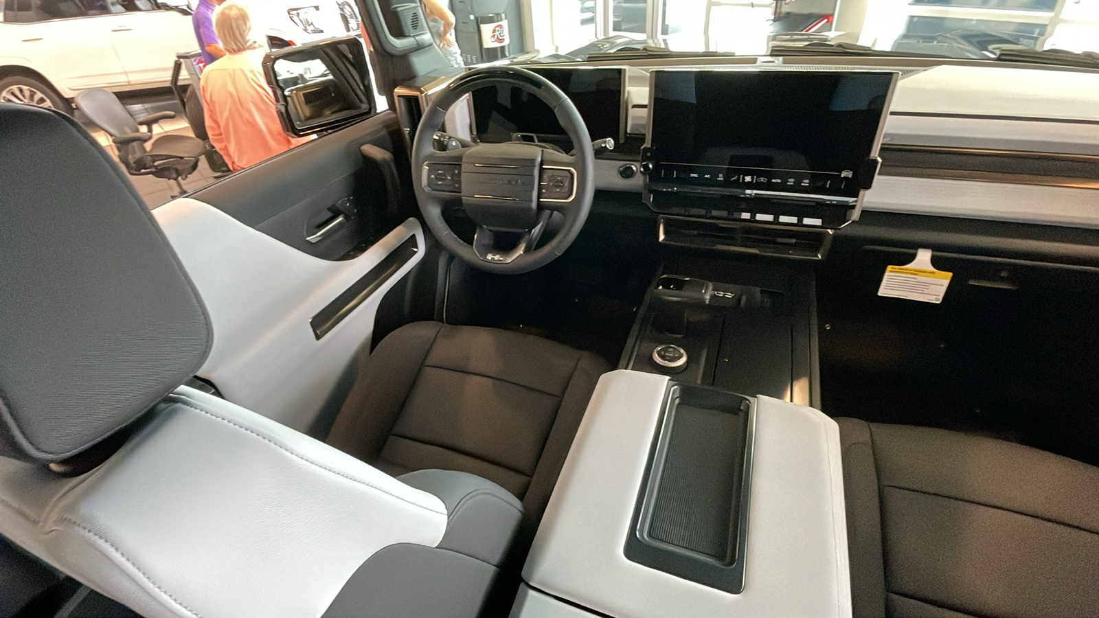 2024 GMC Hummer EV SUV 2X 24