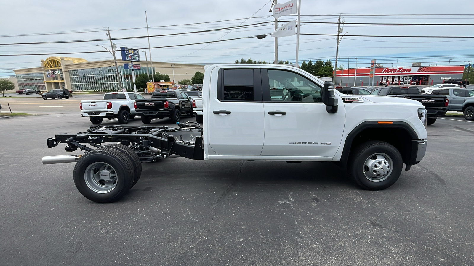 2024 GMC Sierra 3500HD Pro 6