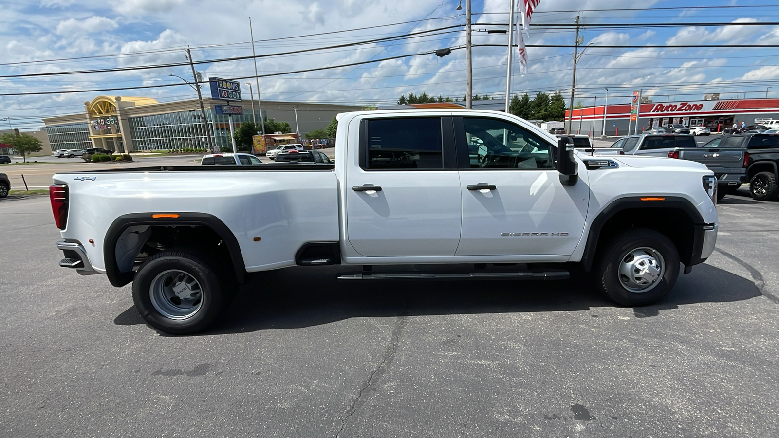 2024 GMC Sierra 3500HD Pro 7