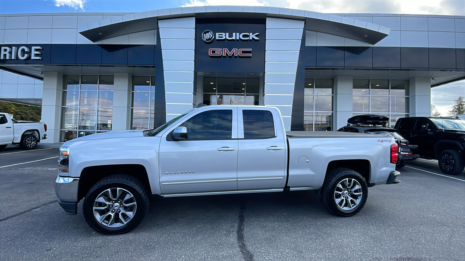 2017 Chevrolet Silverado 1500 LT 1