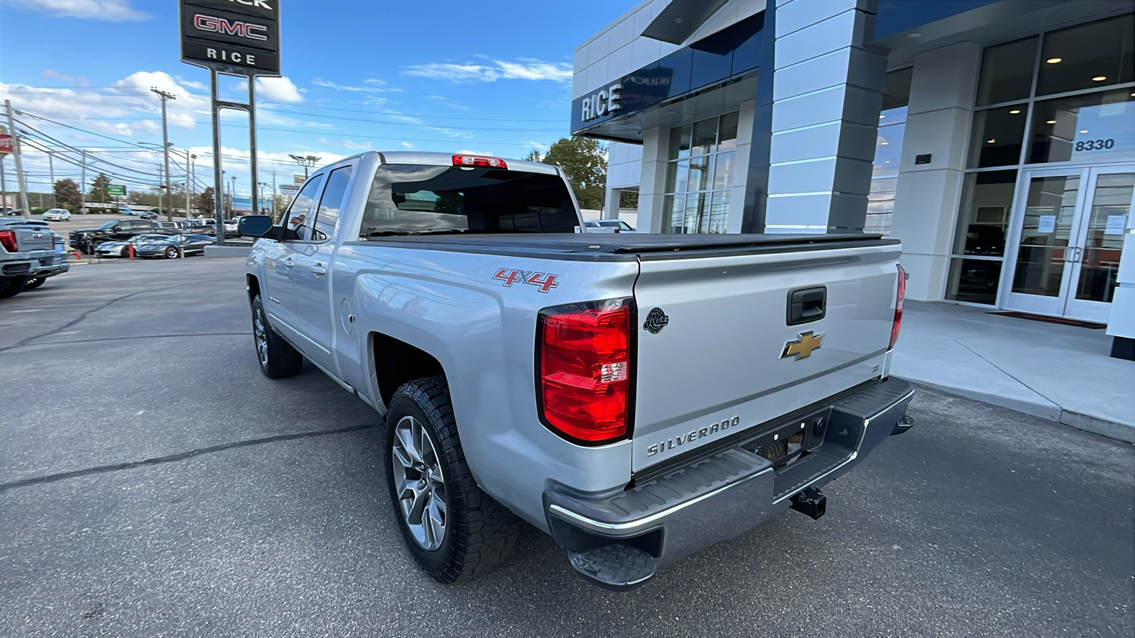 2017 Chevrolet Silverado 1500 LT 3