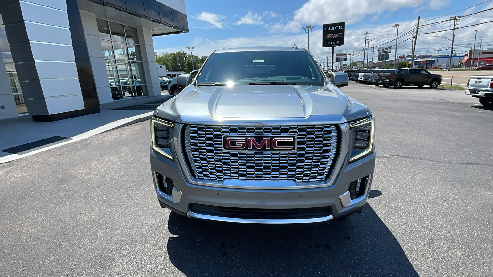 2024 GMC Yukon XL Denali 9