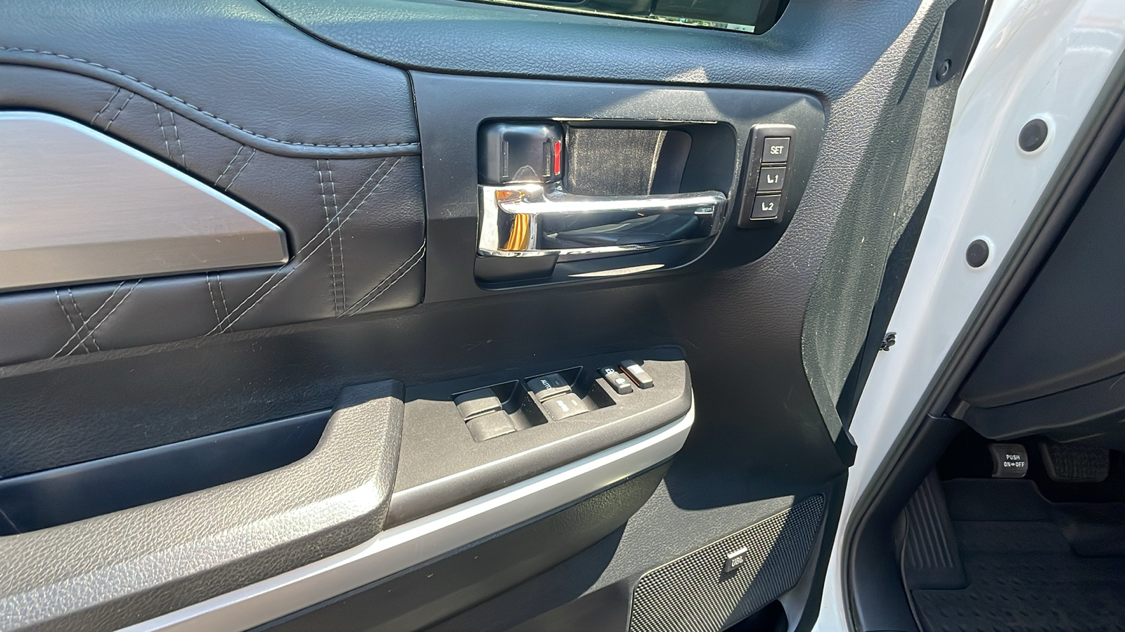 2016 Toyota Tundra Platinum 12
