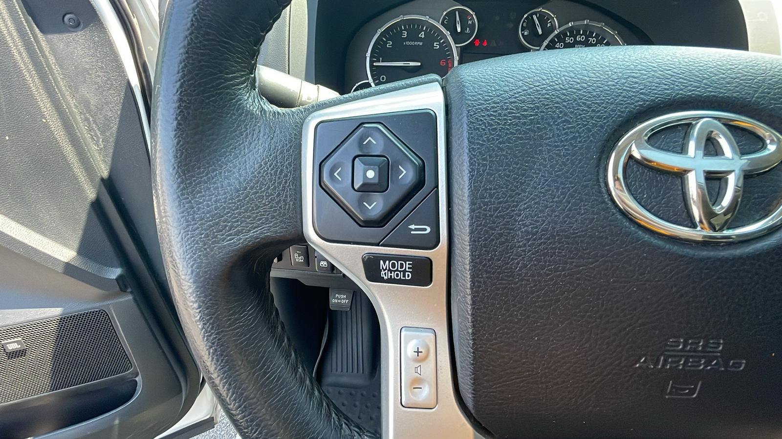 2016 Toyota Tundra Platinum 14