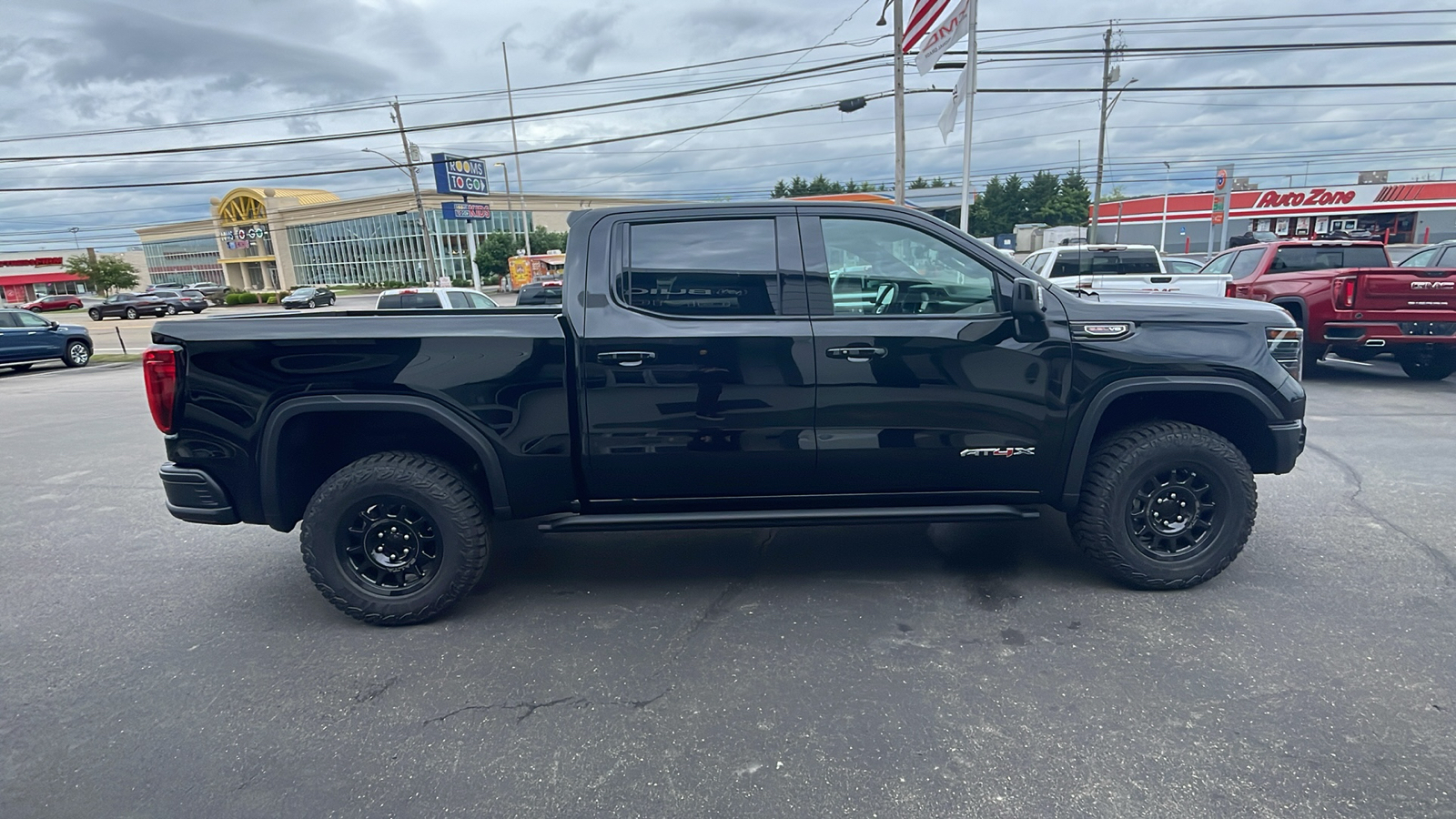 2024 GMC Sierra 1500 AT4X 8