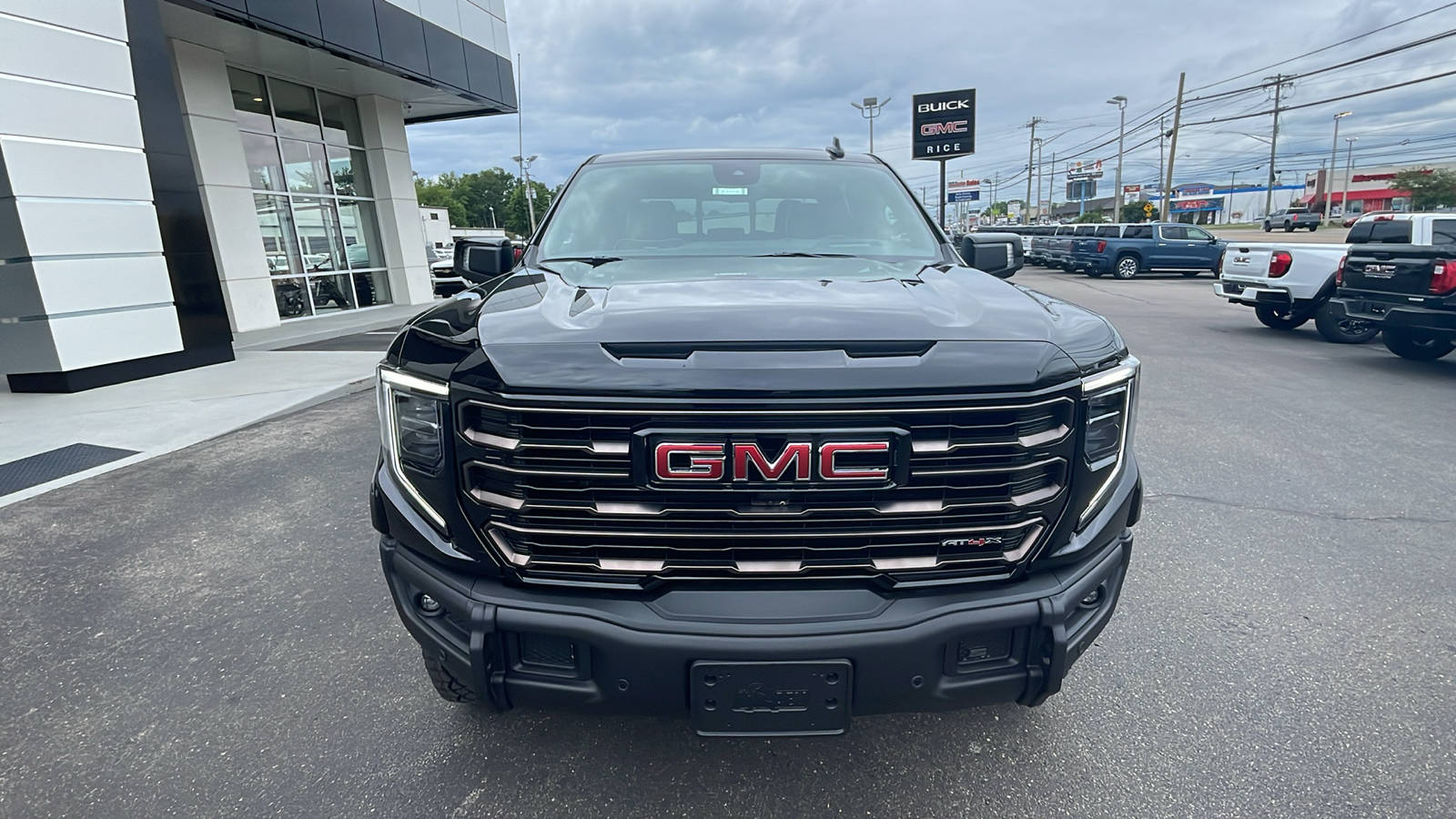 2024 GMC Sierra 1500 AT4X 10