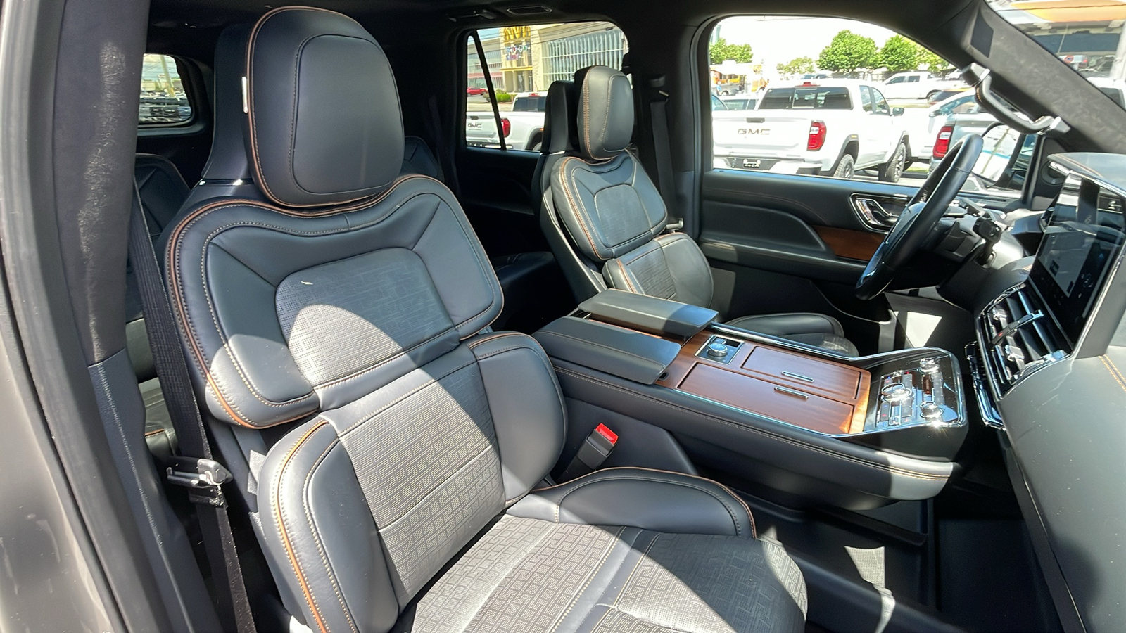 2022 Lincoln Navigator L Black Label 24