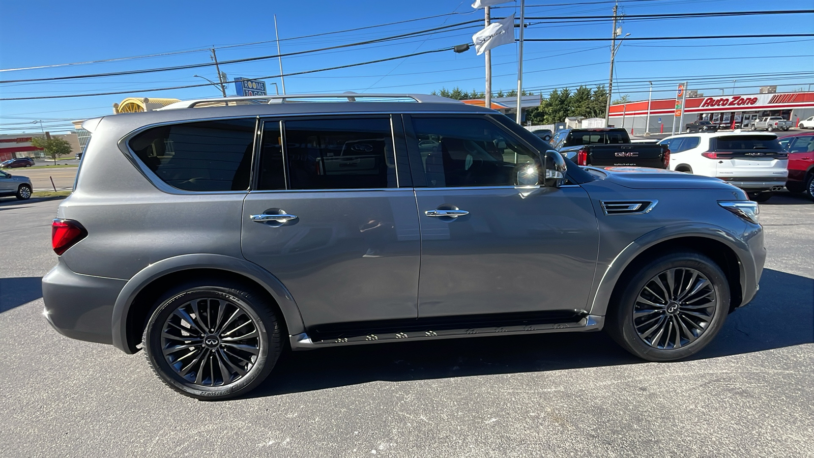 2021 INFINITI QX80 Premium Select 7