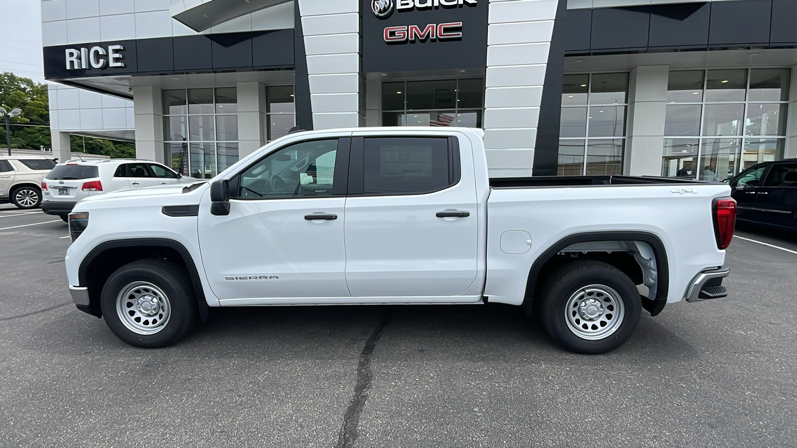 2024 GMC Sierra 1500 Pro 2