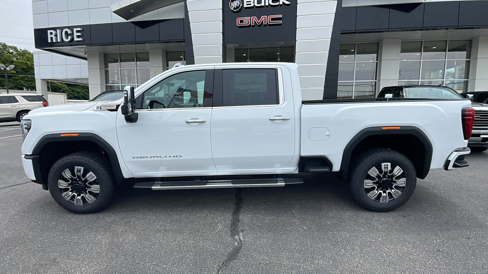 2024 GMC Sierra 2500HD Denali 2