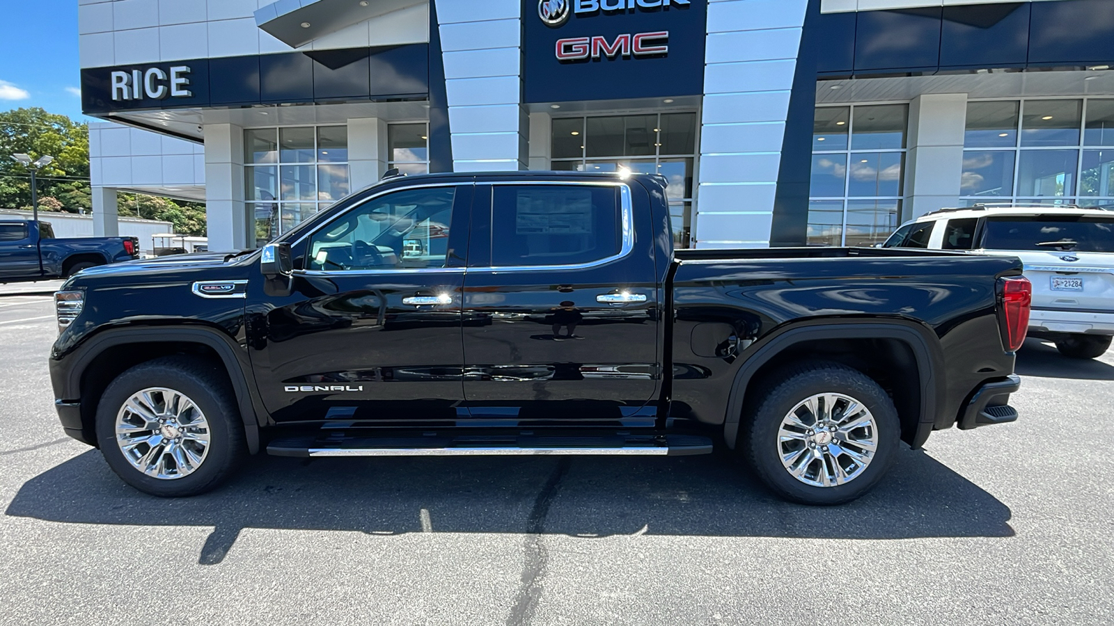 2024 GMC Sierra 1500 Denali 2