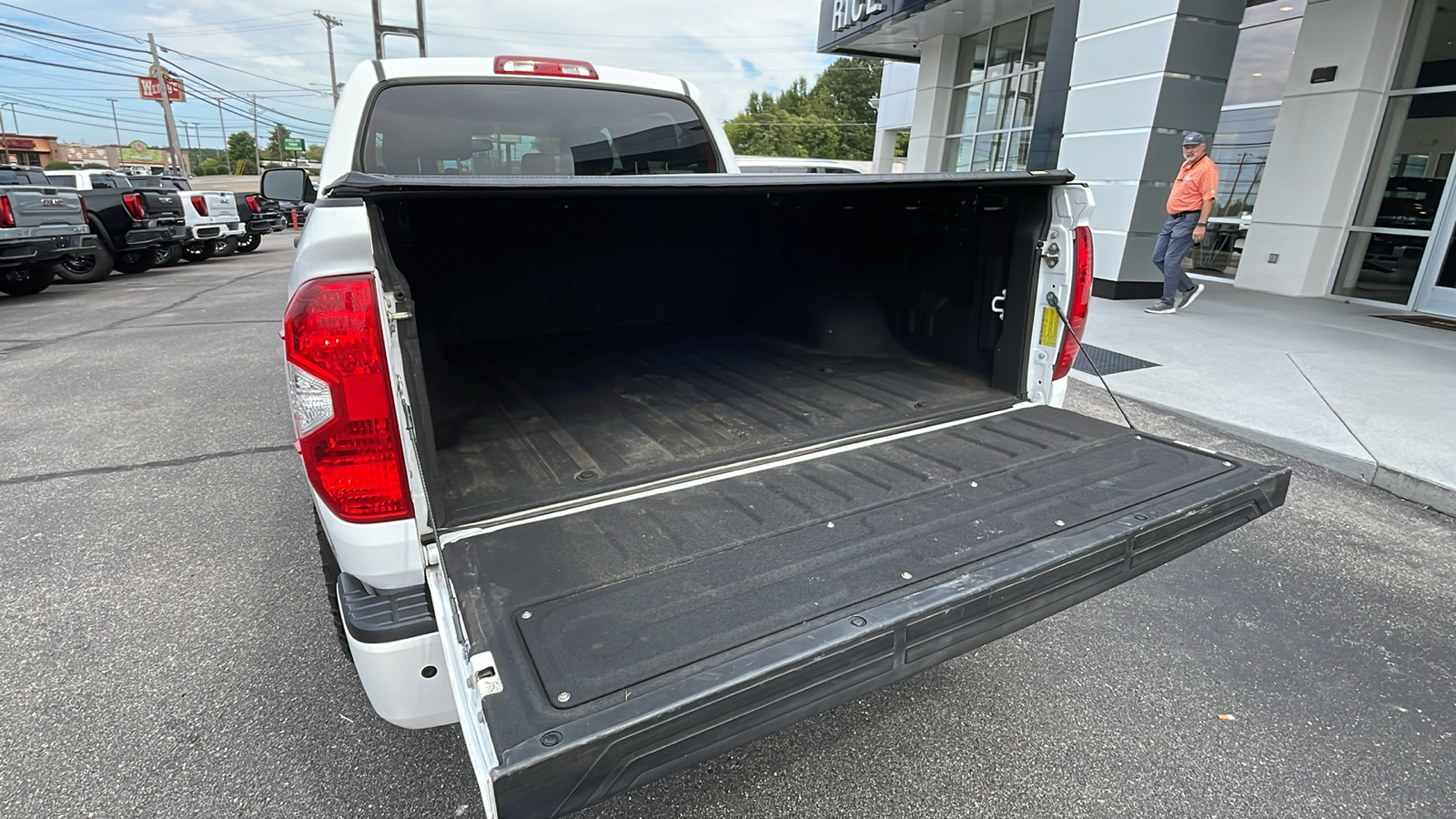 2017 Toyota Tundra SR5 5