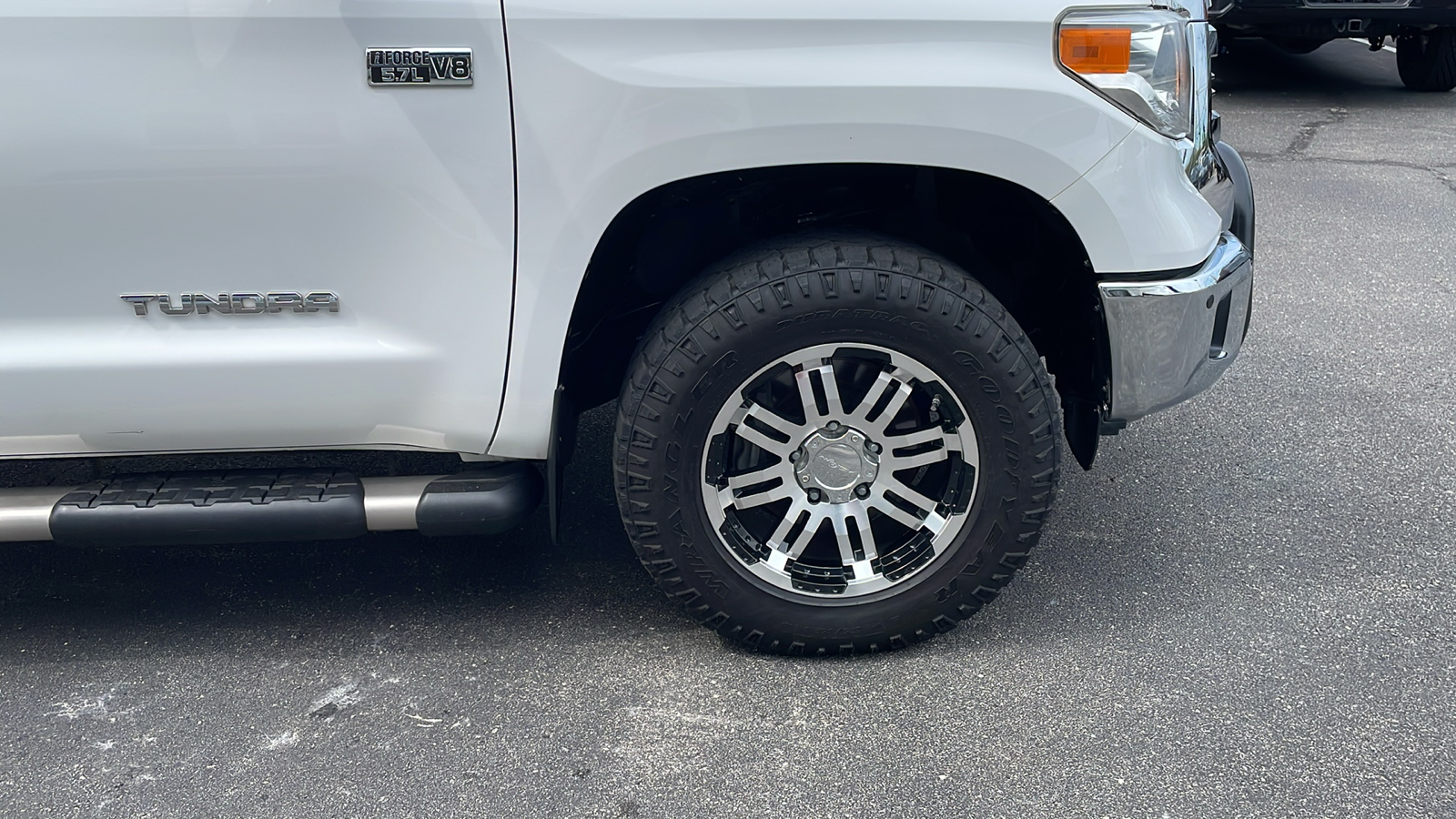 2017 Toyota Tundra SR5 8