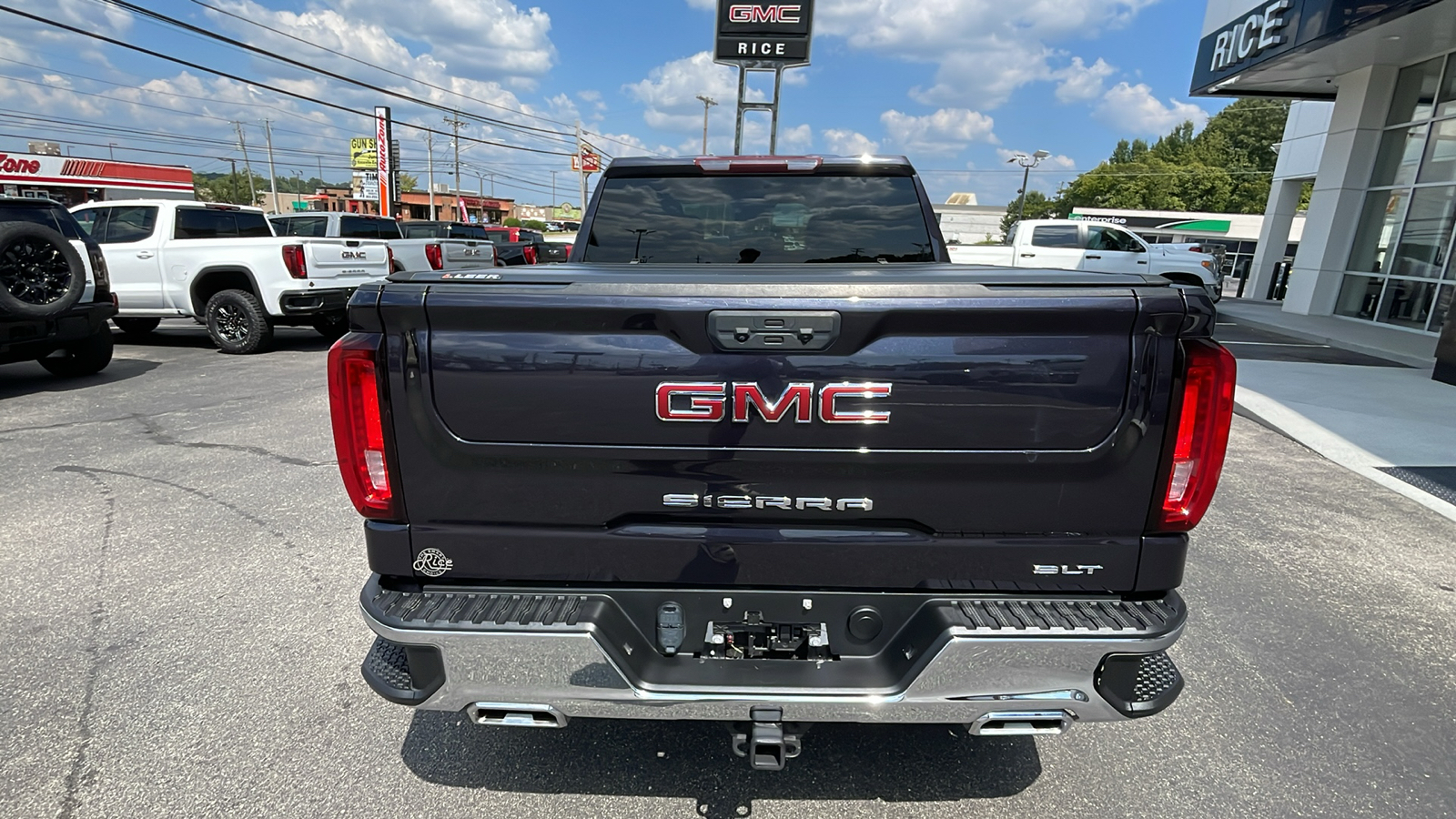 2022 GMC Sierra 1500 SLT 4