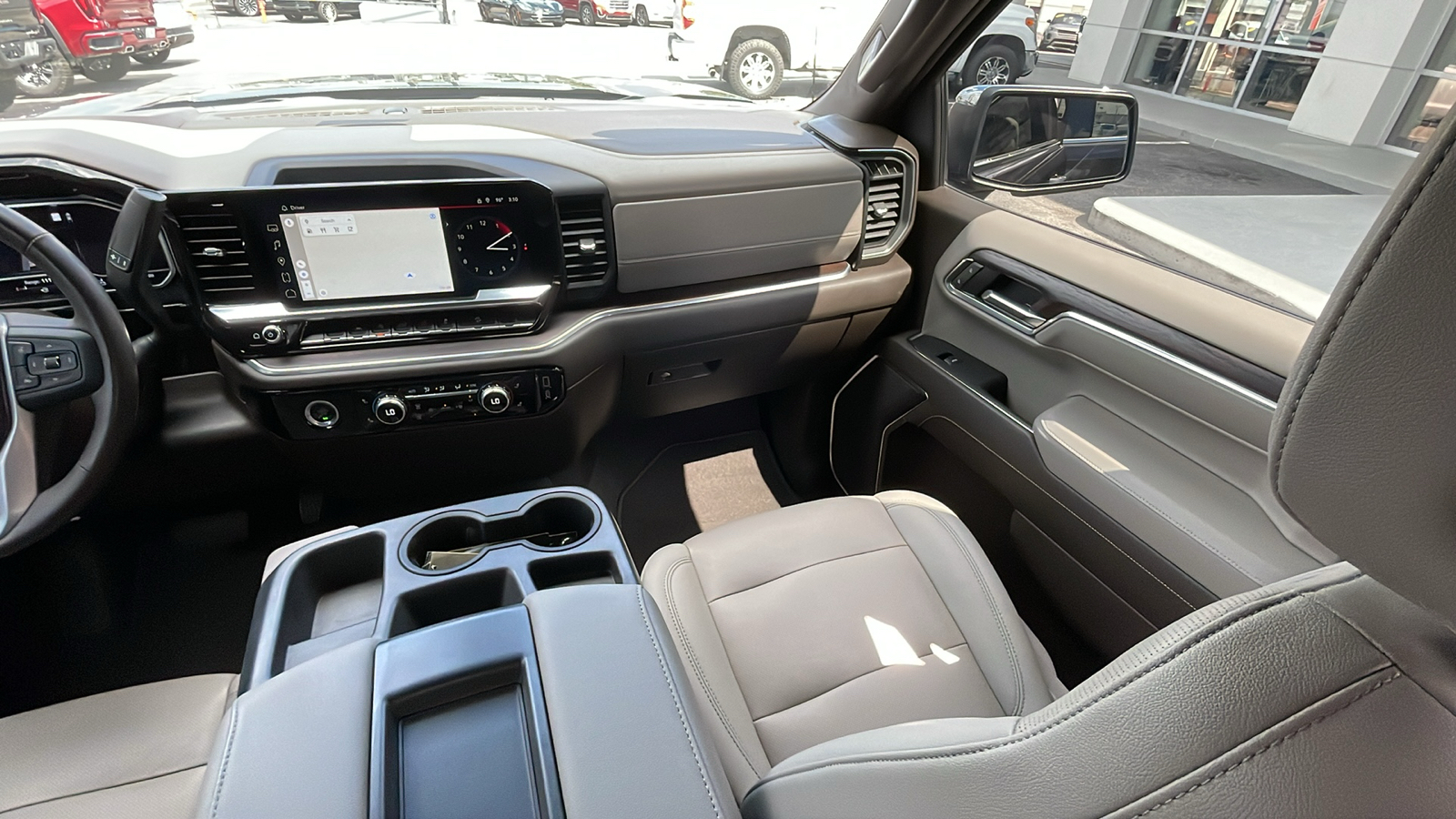 2022 GMC Sierra 1500 SLT 28