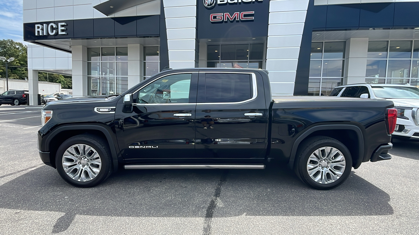 2021 GMC Sierra 1500 Denali 2