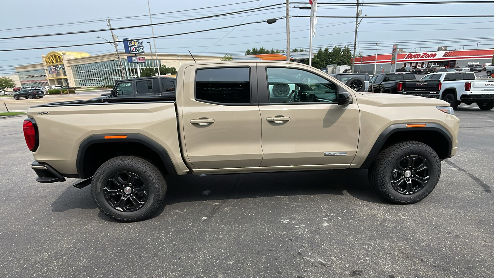 2024 GMC Canyon Elevation 7