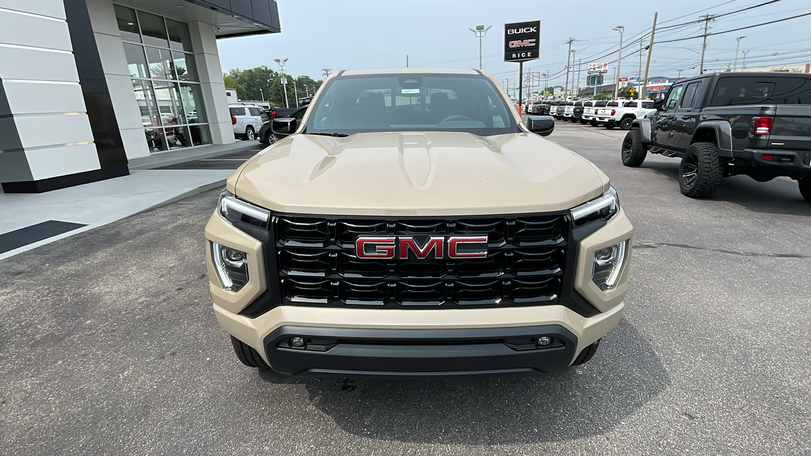 2024 GMC Canyon Elevation 9