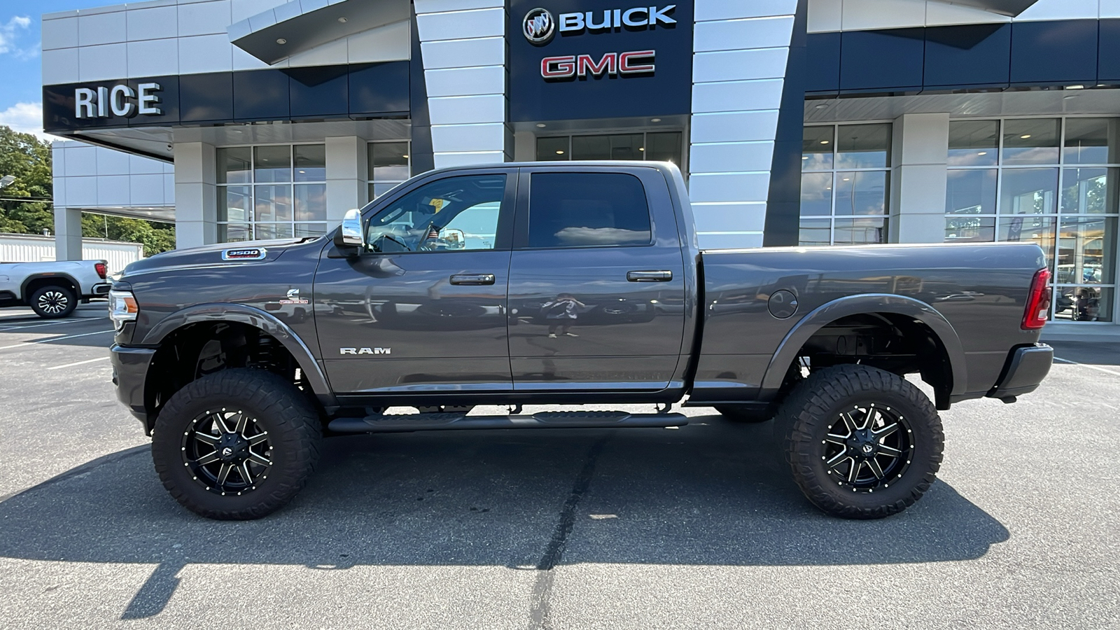 2022 Ram 3500 Laramie 2