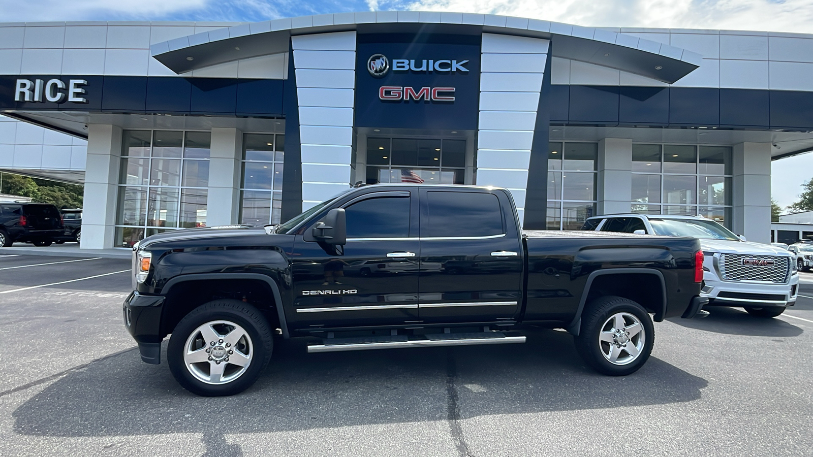 2015 GMC Sierra 2500HD Denali 1