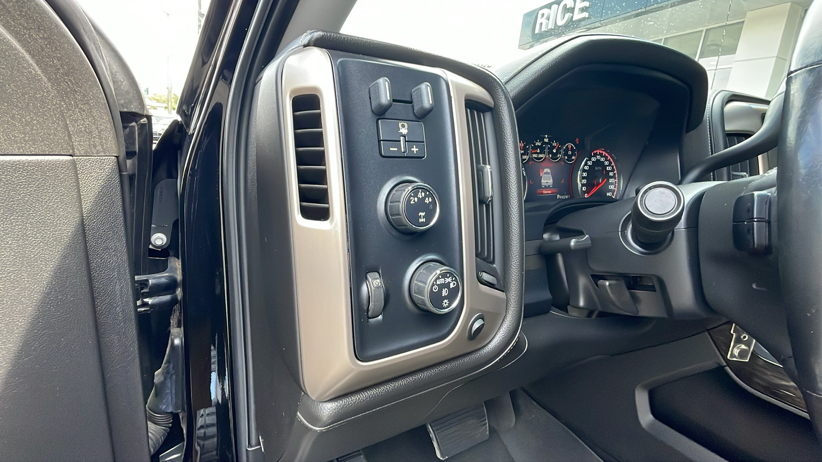 2015 GMC Sierra 2500HD Denali 13