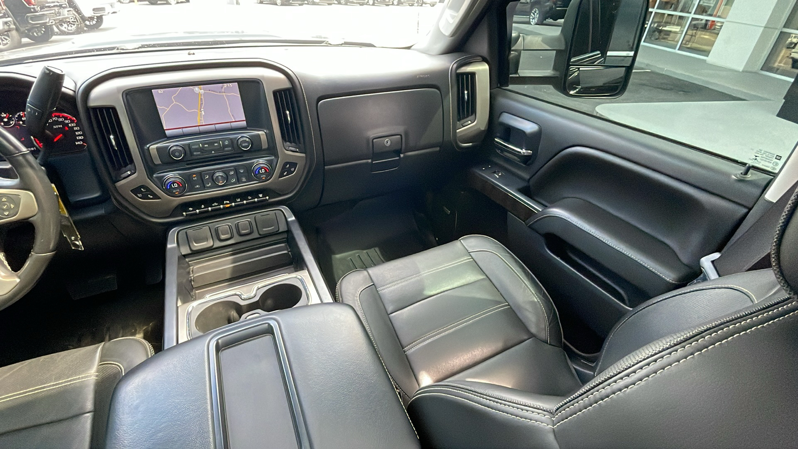 2015 GMC Sierra 2500HD Denali 29