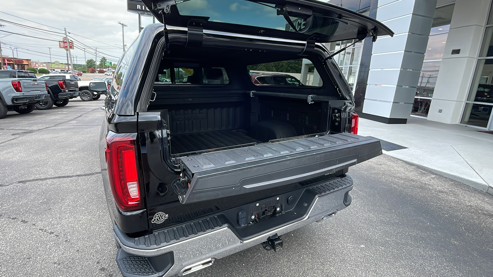 2022 GMC Sierra 1500 SLT 5