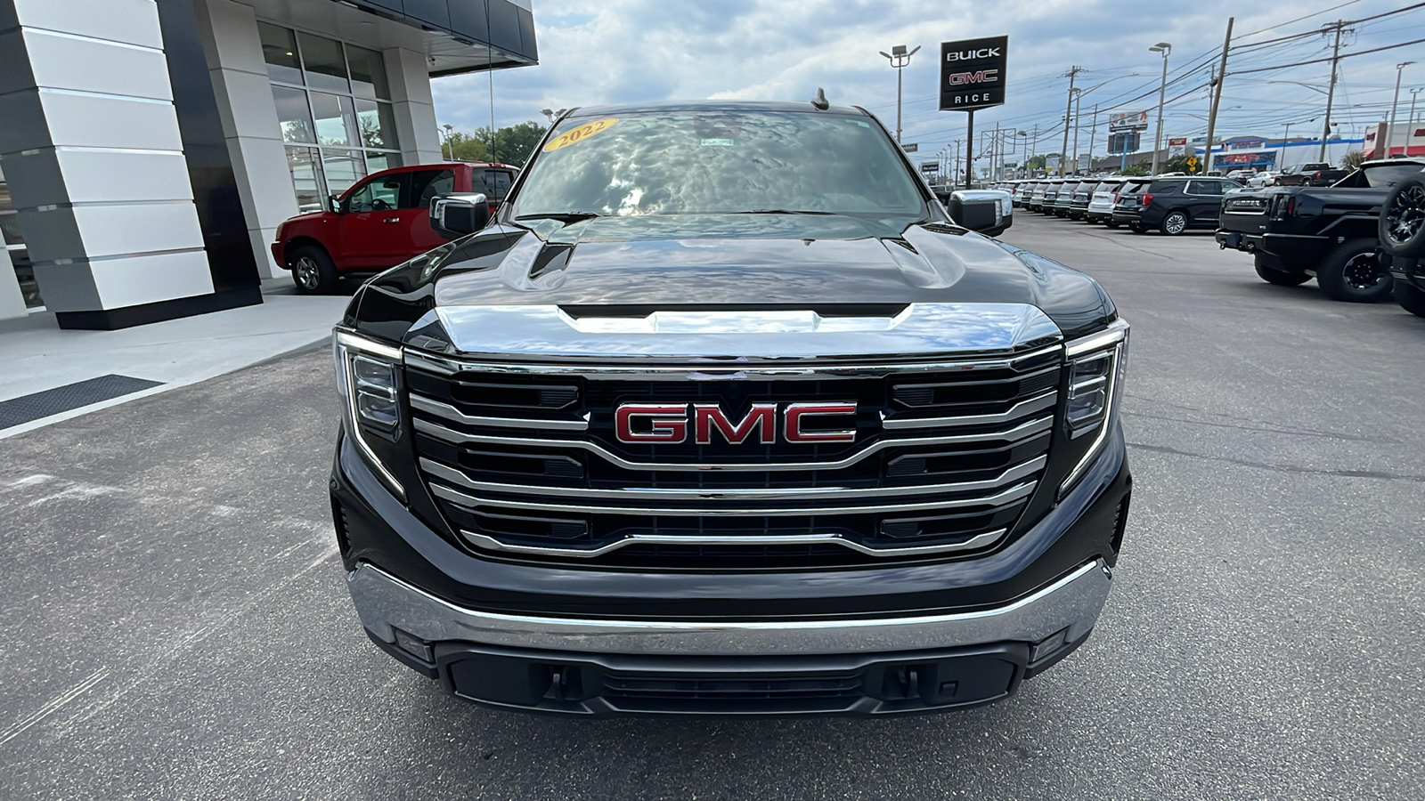 2022 GMC Sierra 1500 SLT 10