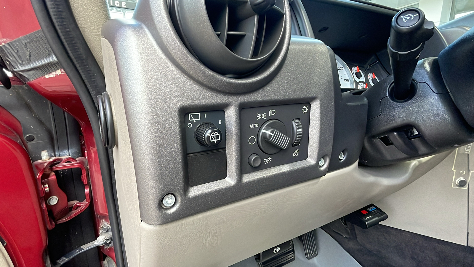 2004 Hummer H2 Base 13