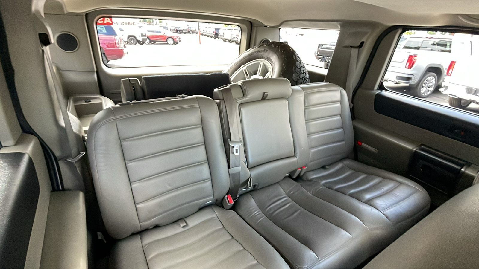 2004 Hummer H2 Base 25