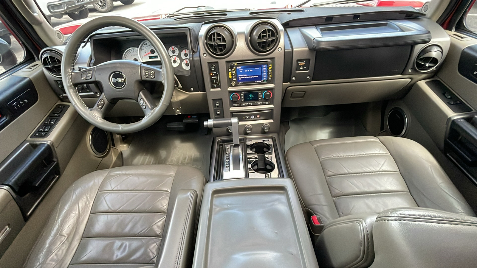 2004 Hummer H2 Base 26